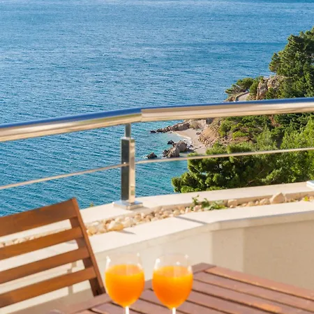 Jolara With Heated Pool Apartment *