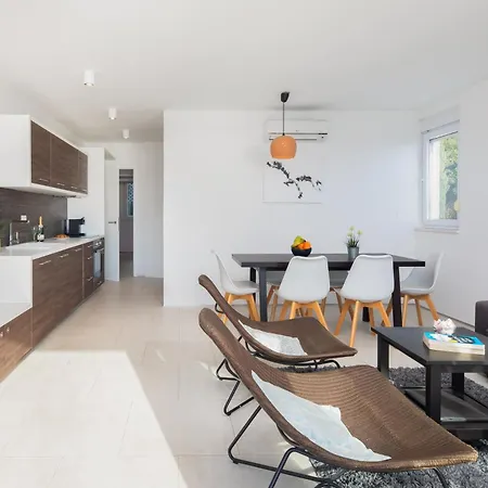 Apartment Jolara With Heated Pool *